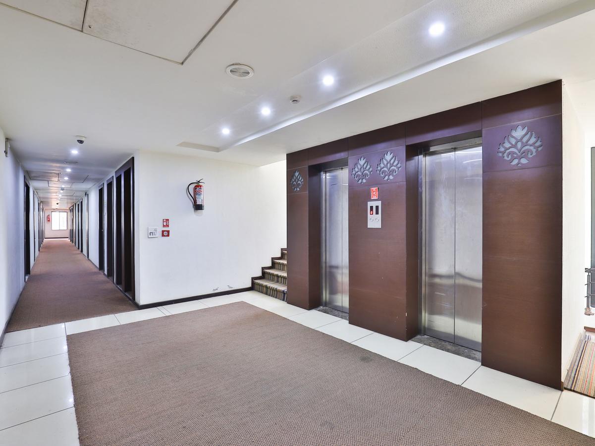 Oyo 4320 Hotel Aum Regency Vadodara Exterior photo